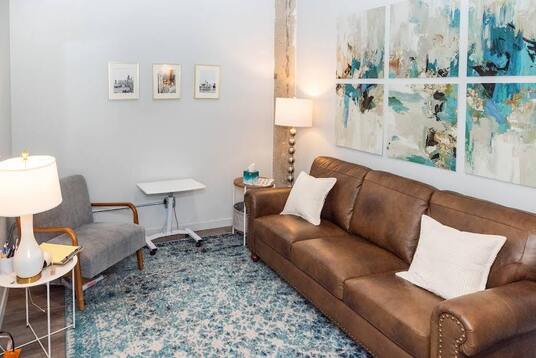 AMK Counseling Expands EMDR Therapy Services to Support Chicago Mental Health