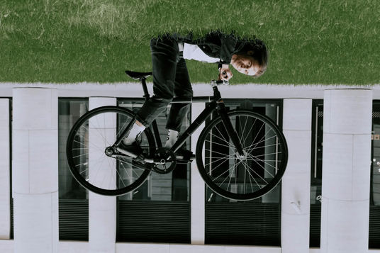 Bikesy.co.uk Sponsors 2025 BikeBiz Awards on "Event of the Year" Award