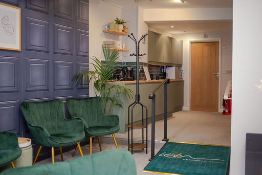 K&M Hearing Solutions Unveils Hearing Assistive Glasses That Redefine Sound and Style