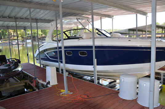 LOTO Lift Unveils Game-Changing  Steel Walkway for Next-Level  Boat Lift Customization