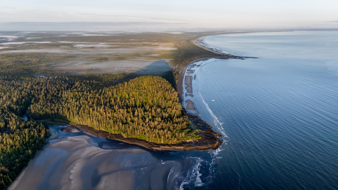 Hiellen Village Longhouses Introduces Travelers to Haida Gwaii’s Untouched Island Experience
