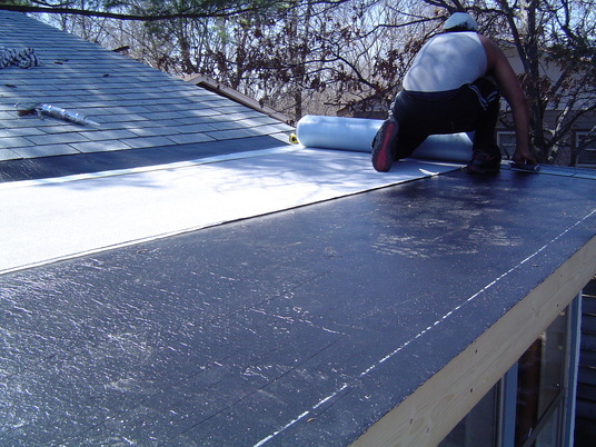 5 Signs You Need Flat Roof Repair Now According to North End Contracting