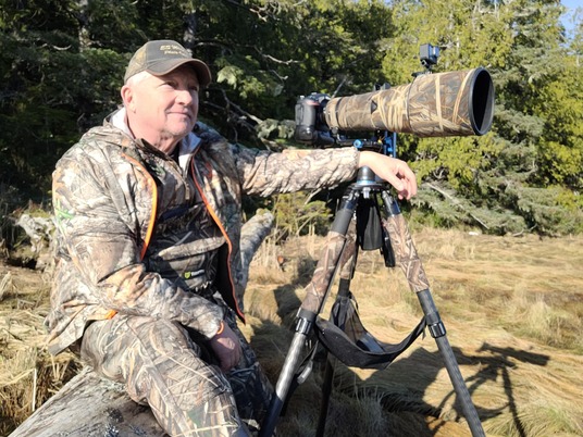 ES Wildlife Photo Tours Announces Fall 2026 Wildlife Photography Tours in the Canadian Rockies and Northern British Columbia