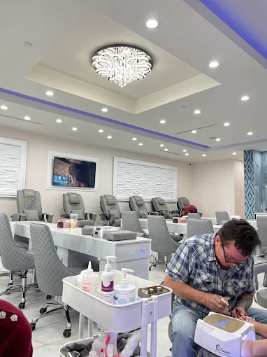 Element Nail Bar Downtown Phoenix Publishes Full Pricing for Six Spa Pedicures